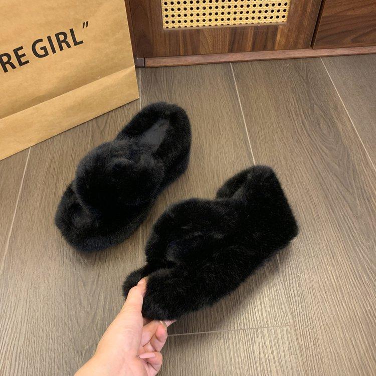 

Internet celebrity thick-bottomed fluffy slippers women s wear 2025 new autumn and winter Korean version versatile casual home plush cotton mop 35