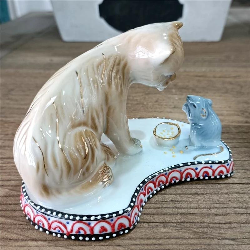 Funny Porcelain Cat Miniature Hand Painted Ceramics Mouse Figurine Home Pet Ornament Cartoon Character Decor Art and Craft Gift