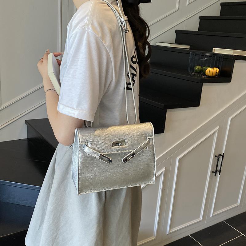 New Fashionable Spring and Summer Simple and Fresh Double Shoulder Lock Texture Single Shoulder Crossbody Portable Small Square Bag