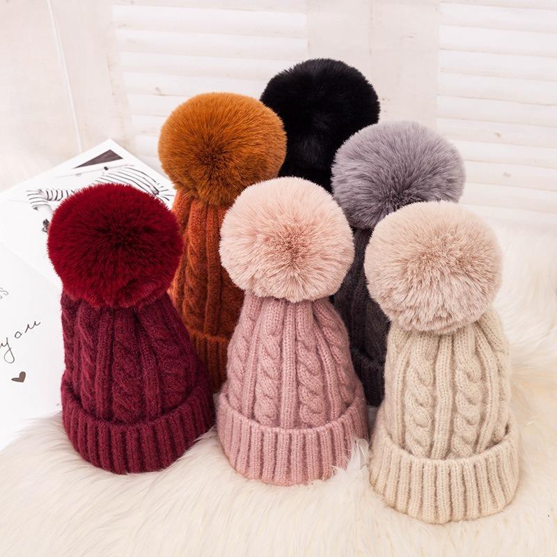Autumn and Winter Twist Fur Ball Woolen Hat for Women Fashionable Thickened Cold Hat Outdoor Casual Windproof and Warm Knitted Hat for Men