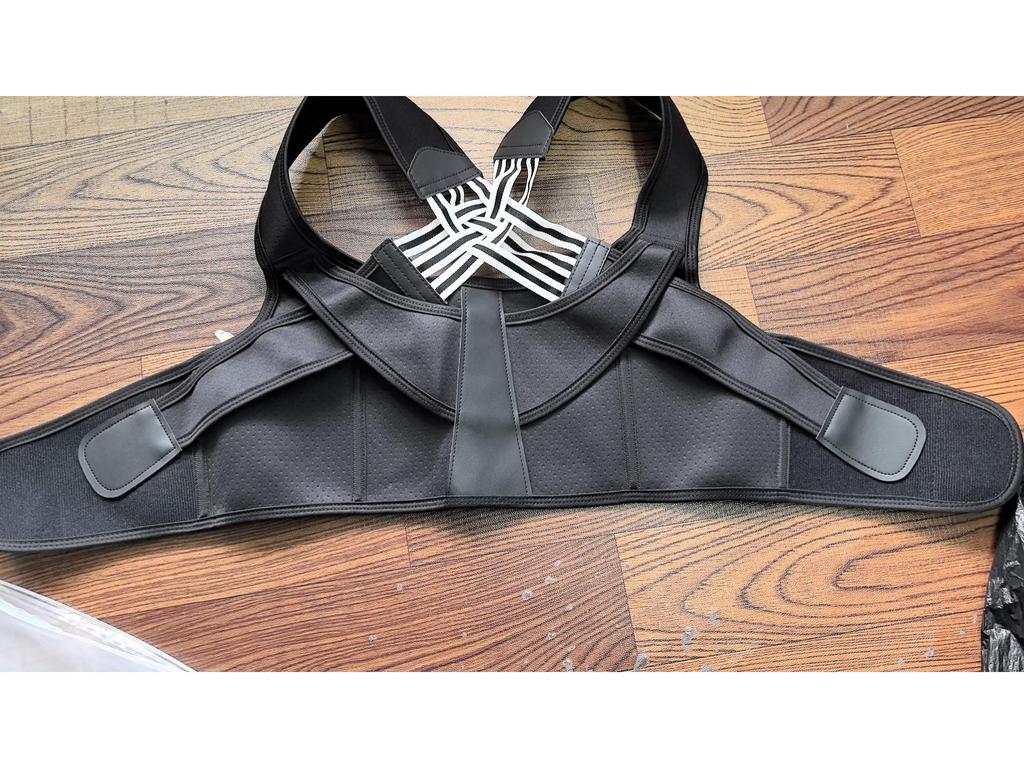 Unsichtbarer Haltungs corrector für Damen – Buckelvorbeugung und Schulterstützgürtel