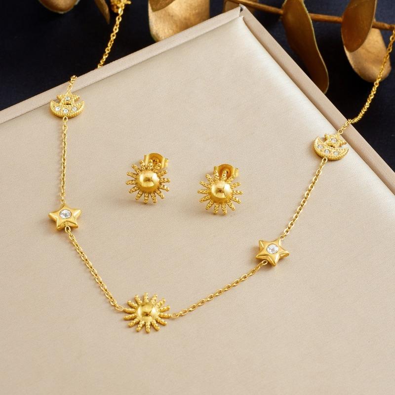 

Gold Sun Moon Star Jewelry Set with Crystal Necklace and Earrings for Women золотой