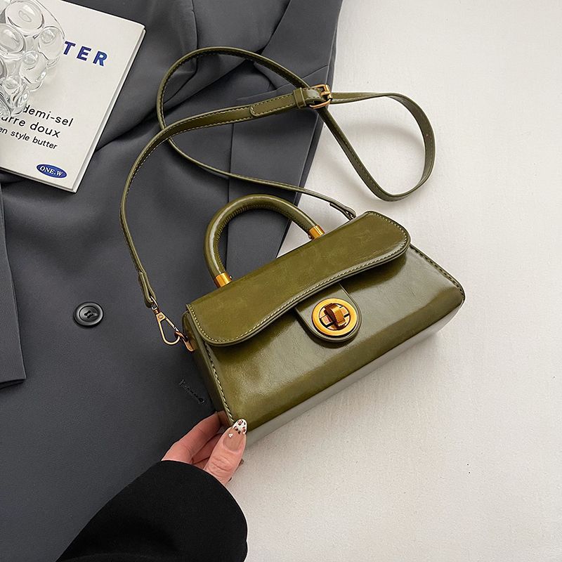 Autumn and Winter High-end Oil Wax Leather Retro Bag Women's New Autumn and Winter Versatile Messenger Bag Portable Small Square Bag