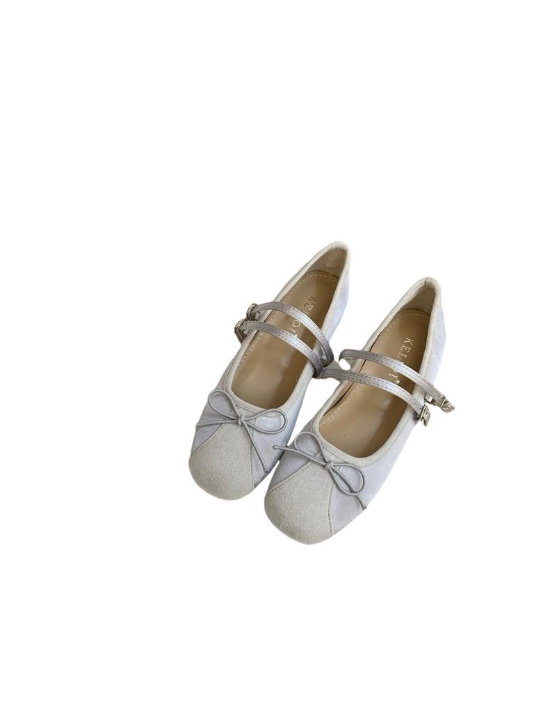 Japanische Damen-Einzelschuhe mit flachem Ausschnitt, 2025 neu, vielseitig, flachsohlig, mit einem Riemen, feenhaft, Abendschuhe