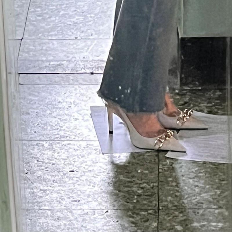 Baotou sandals women's 2025 new thin heels pointed high heels design sense niche temperament celebrity style single shoes