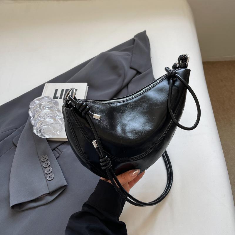 

Осіння срібляста сумка, нова однотонна підсідельна сумка, жіноча сумка-мессенджер, модна корейська сумка-мессенджер через плече 30*7*17 чорний