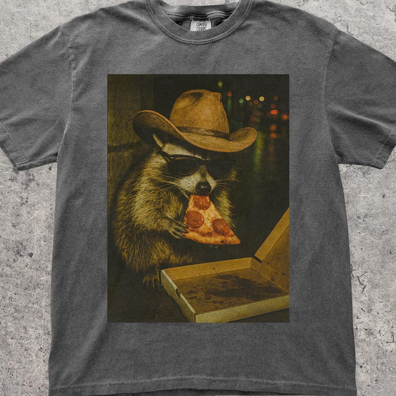 Funny Cowboy Raccoon Eating Pizza Comfort Colors® Shirt, Animal Meme Aesthetic Tee, Unisex t-shirt, Silly Racoon T-Shirt 3XL