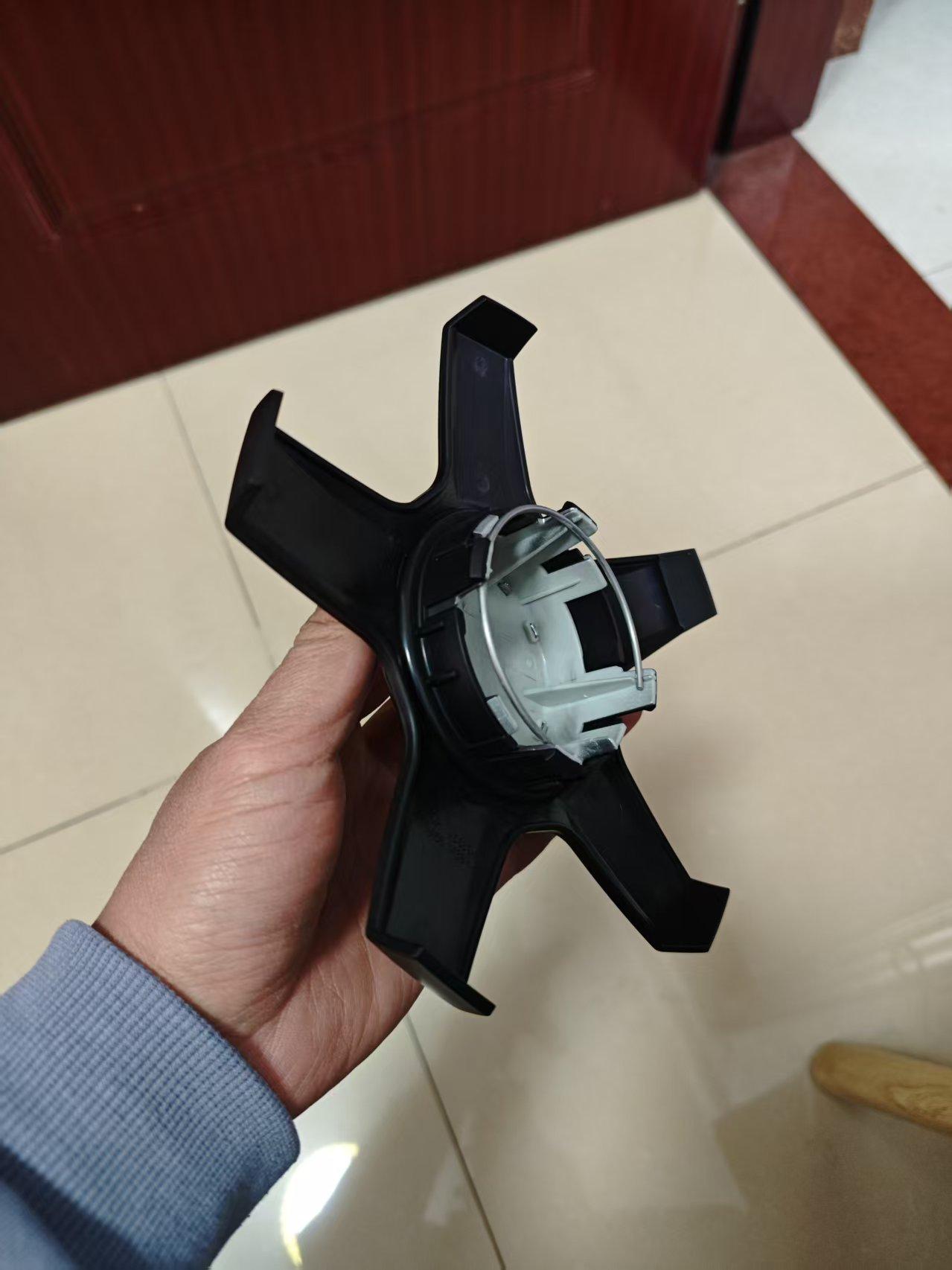 ATK1 1 шт. OEM A0004002400 5687 Центральная заглушка колеса OEM A 0004002400 5687 A0004002400 чёрный