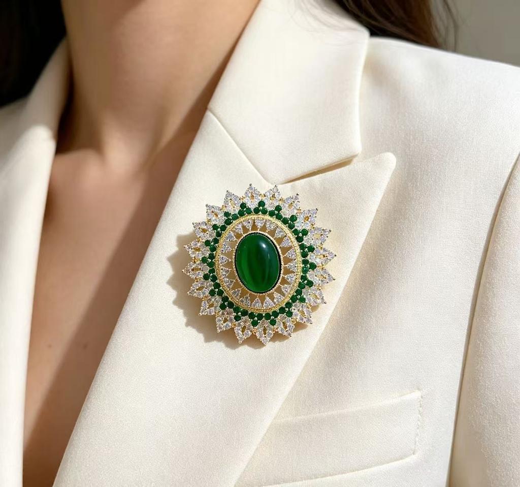 Luxury Court-style Multi-Tier Halo Emerald Zircon Sunflower Brooches for Women High-end Exquisite Oval Floral Corsage Jewelry