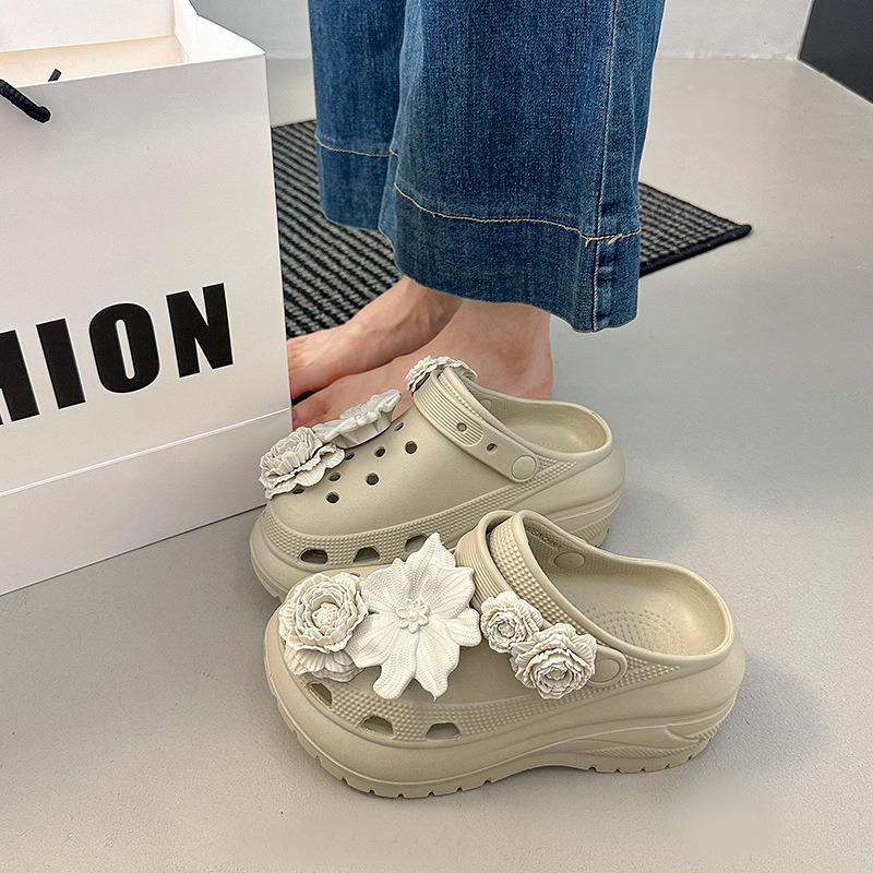 Flower hole shoes women's summer wear new breathable puffs fashionable versatile thick-soled beach bag head cool slippers