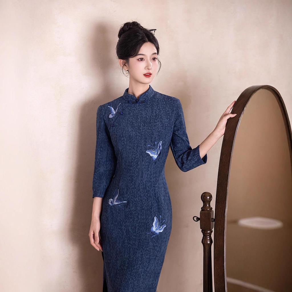 Juifengxuan Eleganter Herbst-Cheongsam: Junger, moderner chinesischer Stil für 2025