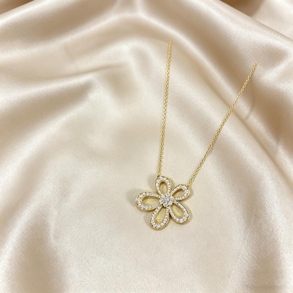 High End Hollow Flower Zircon Necklace Dainty Clavicle Necklace Anniversary Birthday Jewelry Gift Non-allergic Material