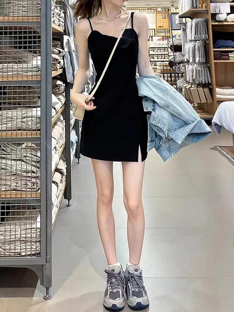 Sexy black spaghetti strap dress for women, new spring/summer outfit, slim fit, fitted fit, hip-hugging A-line short skirt