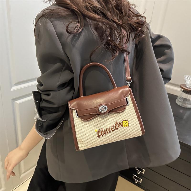 Texture retro, popular fashion this year 2025 letter new color matching crossbody portable shoulder small square bag women