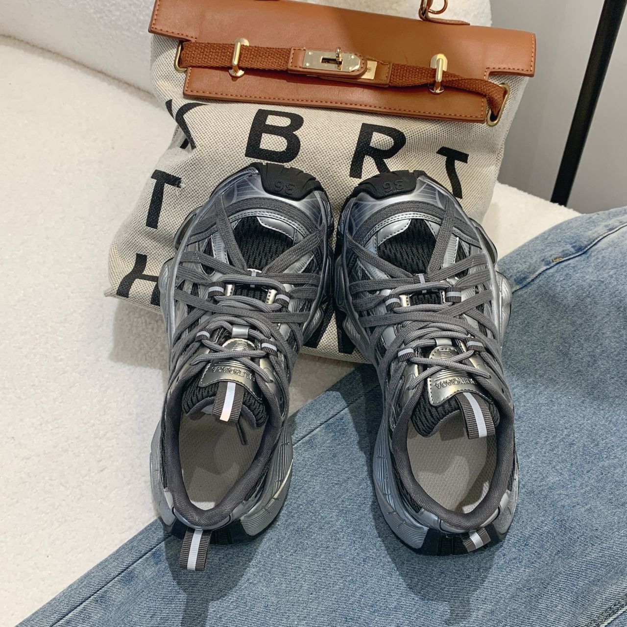 

Internet celebrity sports dad shoes European station 2025 autumn new strap design women s shoes personalized trendy casual shoes women 40