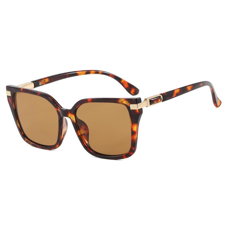 Square simple sunglasses color matching new retro European and American street shooting high-end sunglasses sunglasses personality