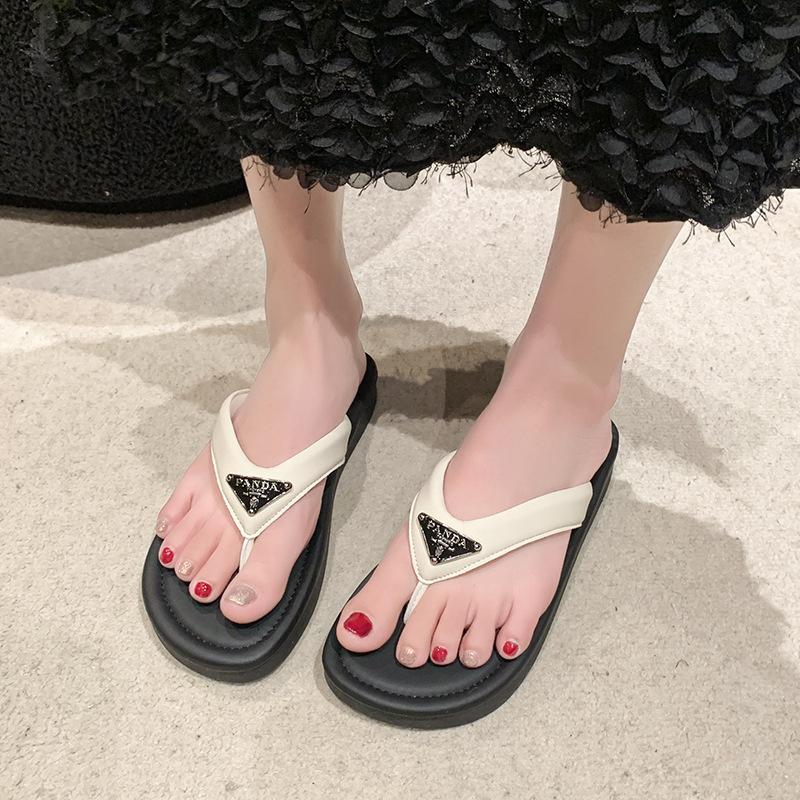 Flat-bottomed Flip-flops Women Wear New Korean Version of Fairy Style with Skirt Beach Triangle Pinch Sandals In Summer