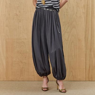 Faldas y pantalones para mujeres – Pantalones y bermudas