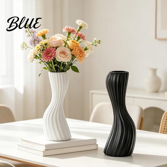 Stylish Entrance Hall Decor Minimalist Twisted Vase Modern Ribbed Flower Decorative Container Creative Farmhouse Interior Floral Arrangement Holder