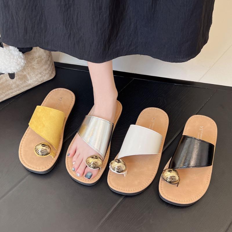 Flat bottom comfortable one word with cool slippers women's summer wear new fashion metal buckle cover toe slippers