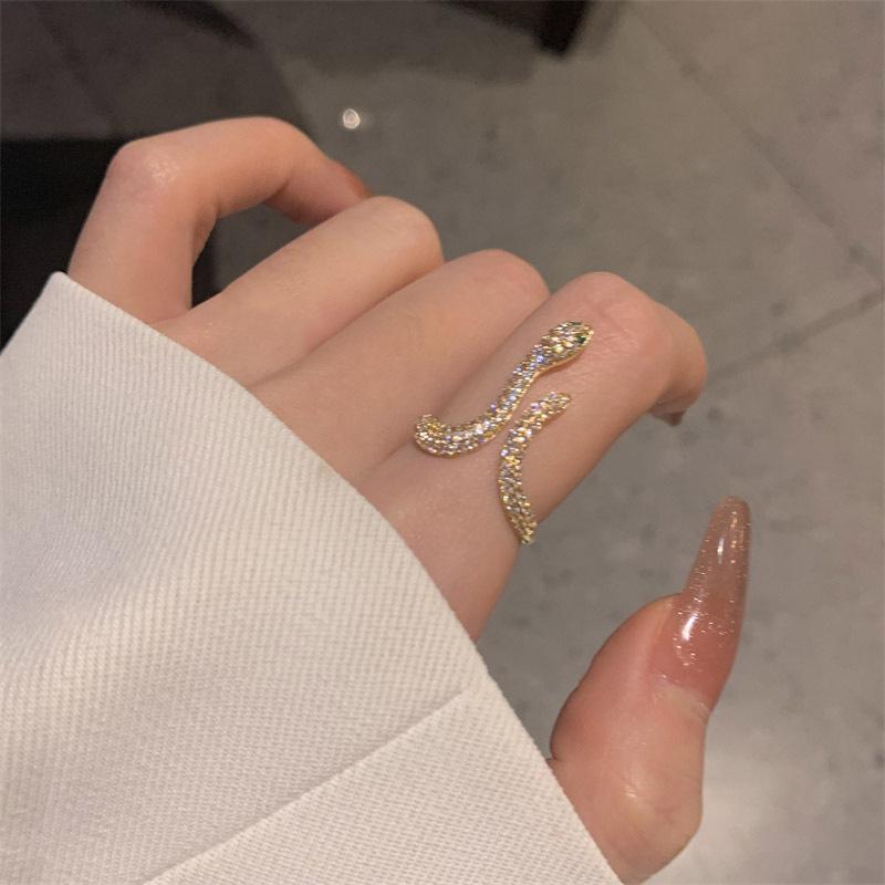 Vintage Punk Snake Shape Ring for Men Women Korean Elegant Opening Adjustable Crystal Rings Weddings Party Zircon