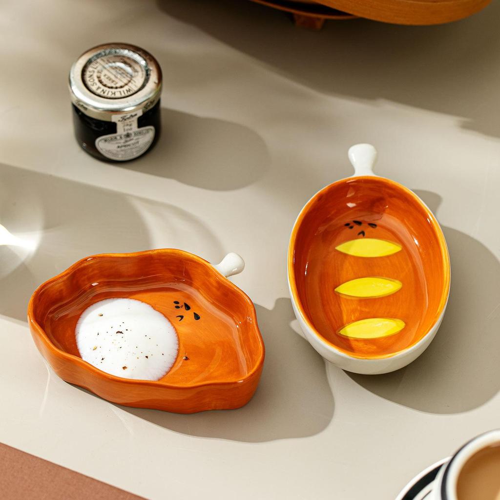Cute bread-shaped ceramic sauce dish, cartoon smiley face condiment dish, creative kitchen dipping dish and snack dish tableware set.