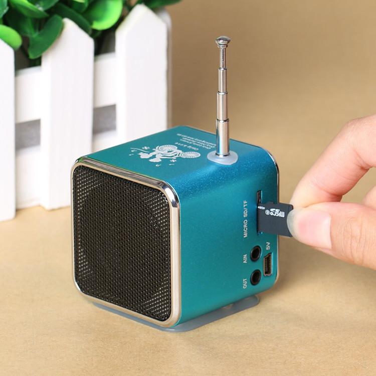 Tragbarer TD-V26 Digitaler Wiederaufladbarer Bluetooth-Lautsprecher Mini-UKW-Radioempfänger LCD-Display Stereo-Lautsprecher Unterstützt SD/TF-Karte