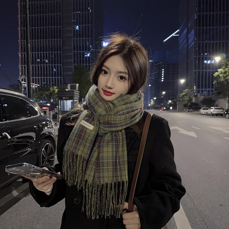 Retro green plaid scarf women's autumn and winter versatile personality advanced sense warm shawl scarf