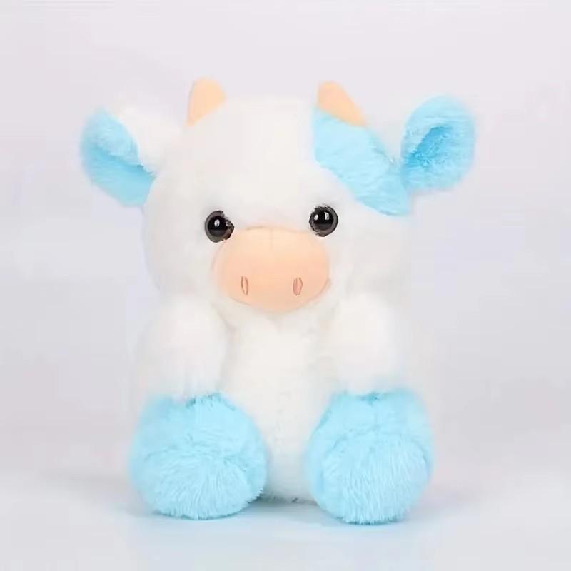 

7.87in Cow Strawberry Doll Cute Cow Plush Animals Toys Pink, Black Sitting Cow Plush as Room Decoration Ornament Christmas Gift 20cm синий