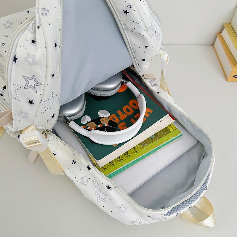 The new schoolbag is high-value, fresh and sweet, literary star backpack, lightweight spring outing backpack for junior high school students