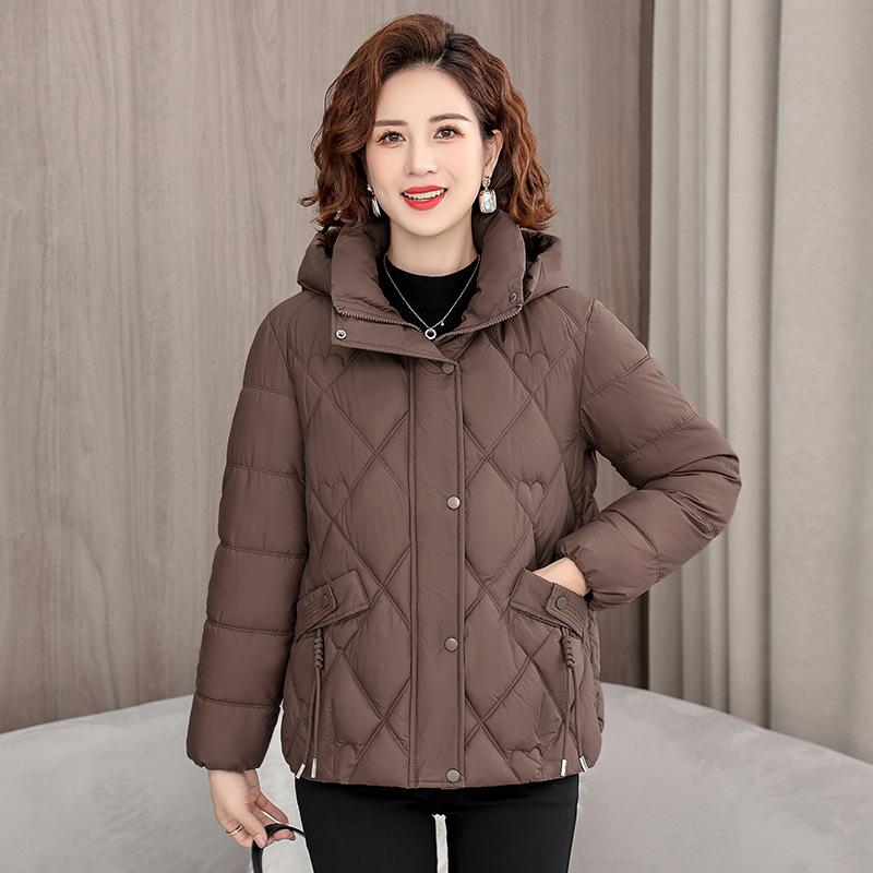 

2025 зимняя утолщенная и теплая пуховая куртка женская короткая хлопковая куртка в зарубежном стиле свободная новая стеганая куртка XXXXL