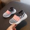 Frühling und Herbst Kontrast Farbe Cusized Kinderschuhe Atmungsaktive Studentenschuhe Mode Freizeitschuhe Gestreifte Jungen und Mädchen Fliegen Strick