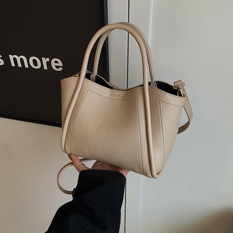Bag Women's New Fashion Versatile Handbag Casual Messenger Bag