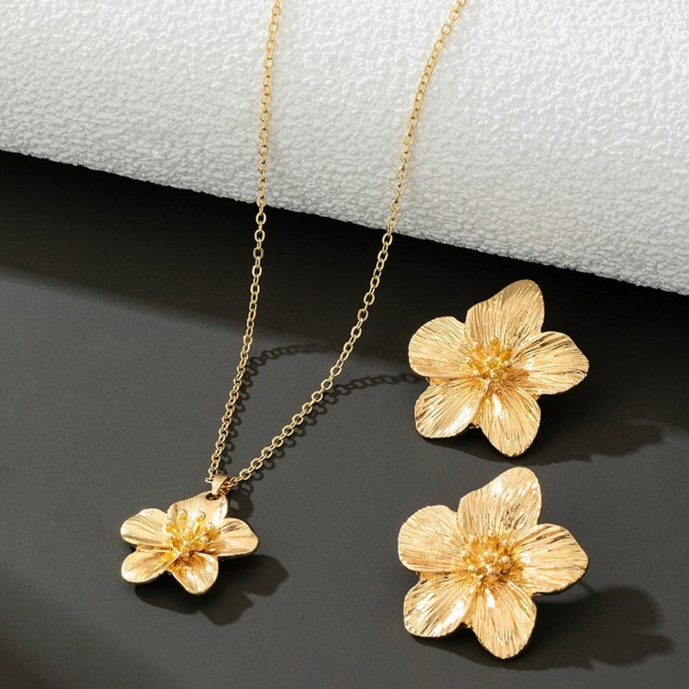 Exaggerated Metal Big Flower Earrings Necklaces Rings Set For Women Vintage Simple Geometric Texture Floral Wedding Jewelry Gift
