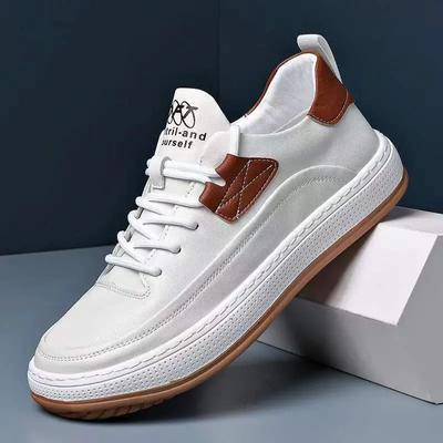 Scarpe da uomo in pelle, scarpe sportive leggere per il tempo libero, scarpe da tavola casual basse bianche alla moda da uomo, scarpe bianche per uomo