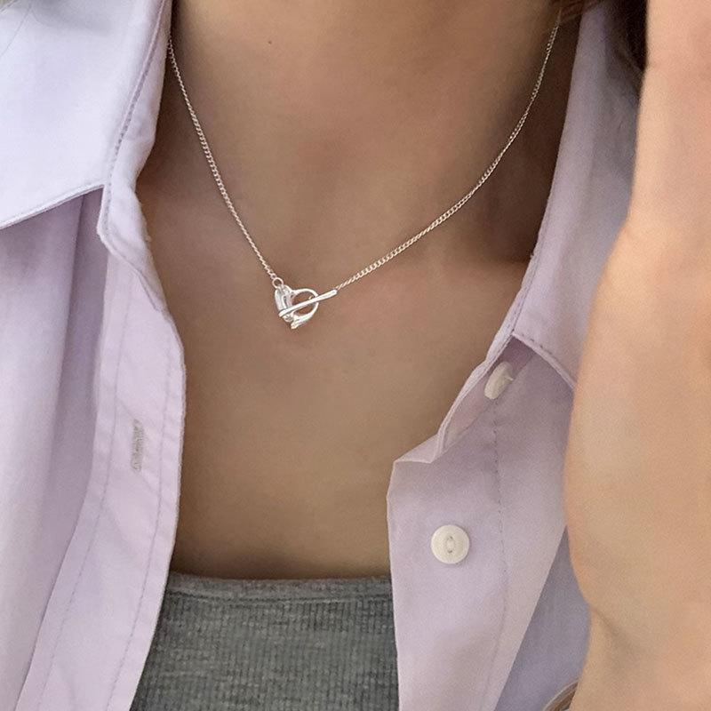 Light Luxury and Niche Love Necklace, New Minimalist and High-end Collarbone Chain