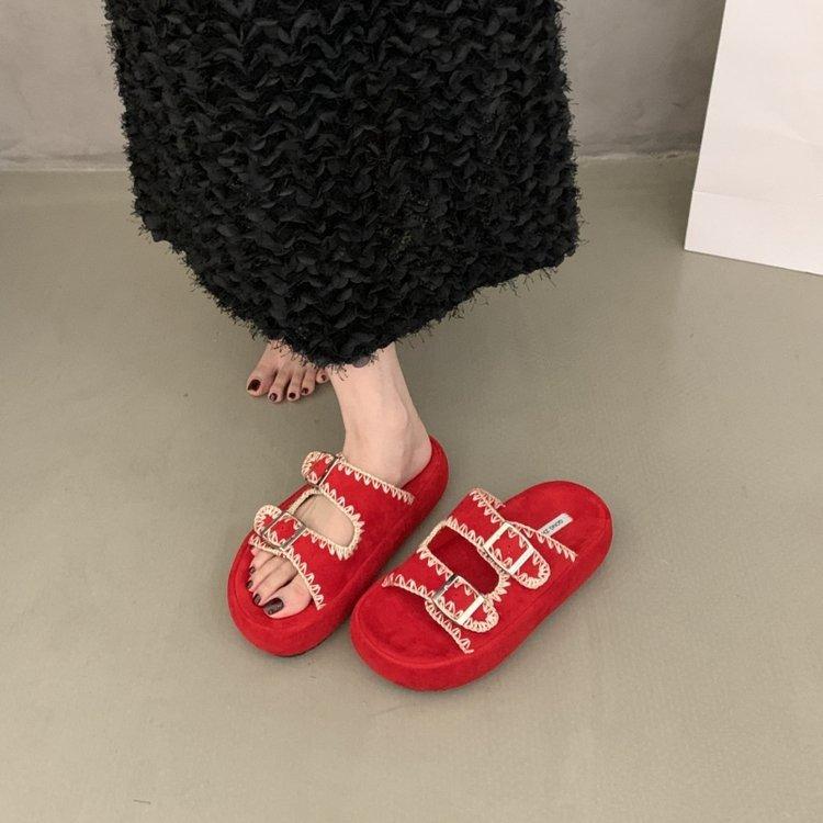 Thick-soled Fashion Outer Wear Belt Buckle Cool Slippers Women's Shoes 2025 New Summer Outer Wear Red Beach Sandals