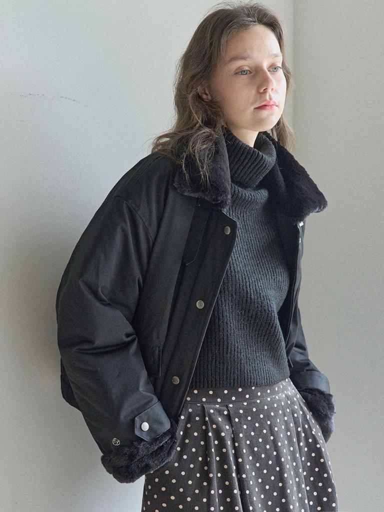 AVANT-G Turtleneck Cropped Knit Pullover - Black