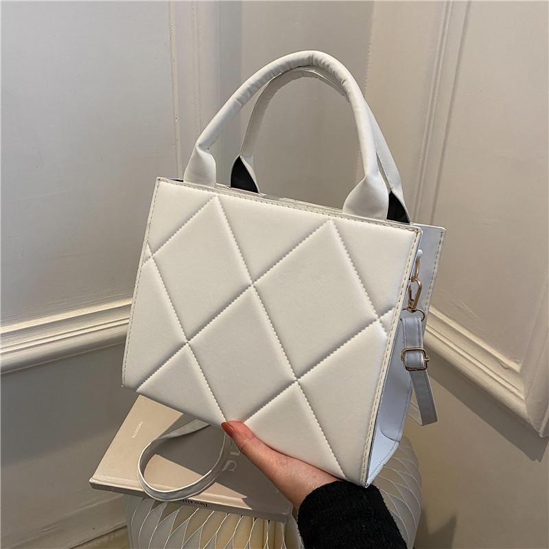 Large Capacity Women's Bag Diamd-shaped Grid Square Leather Shoulder Bag For Women Simple Retro Tote Bag Shopping Bag