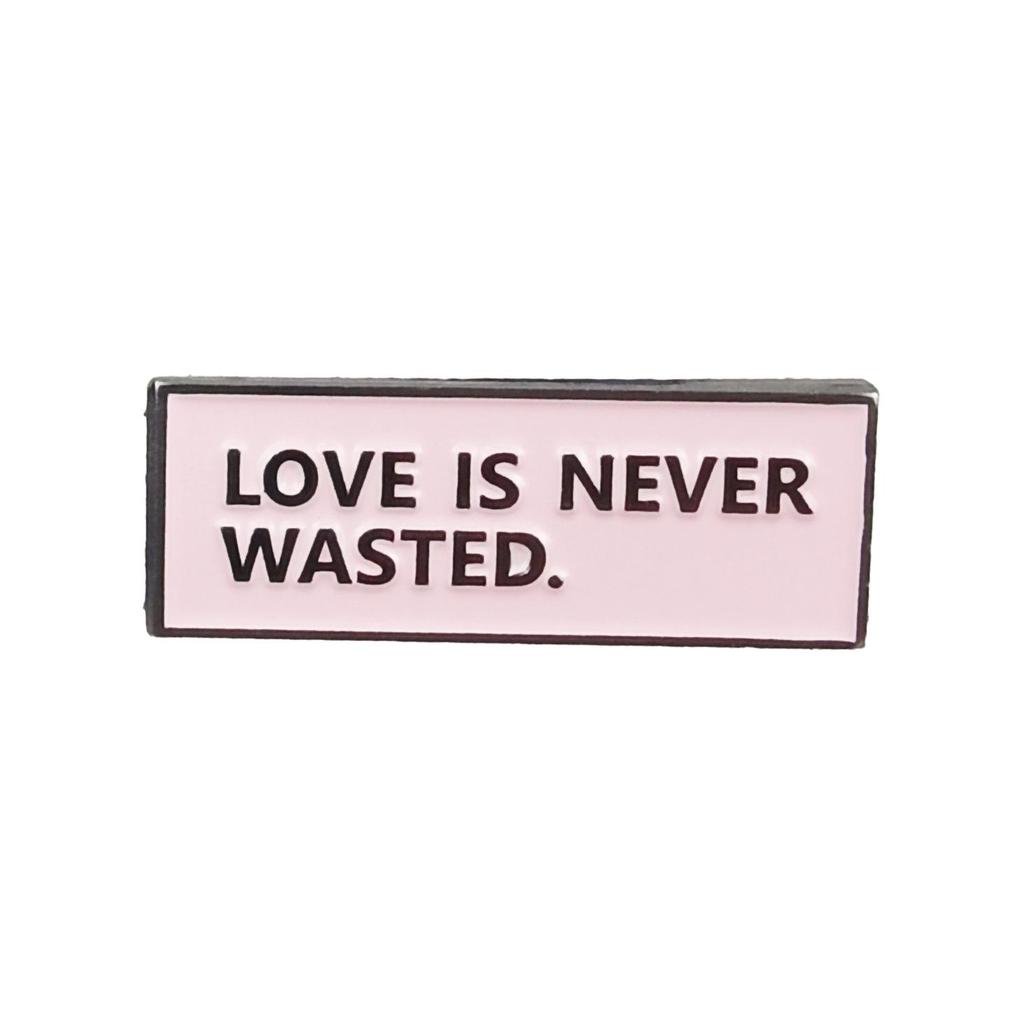 Classic English Quote Brooch: Elegant Geometric Enamel Alloy