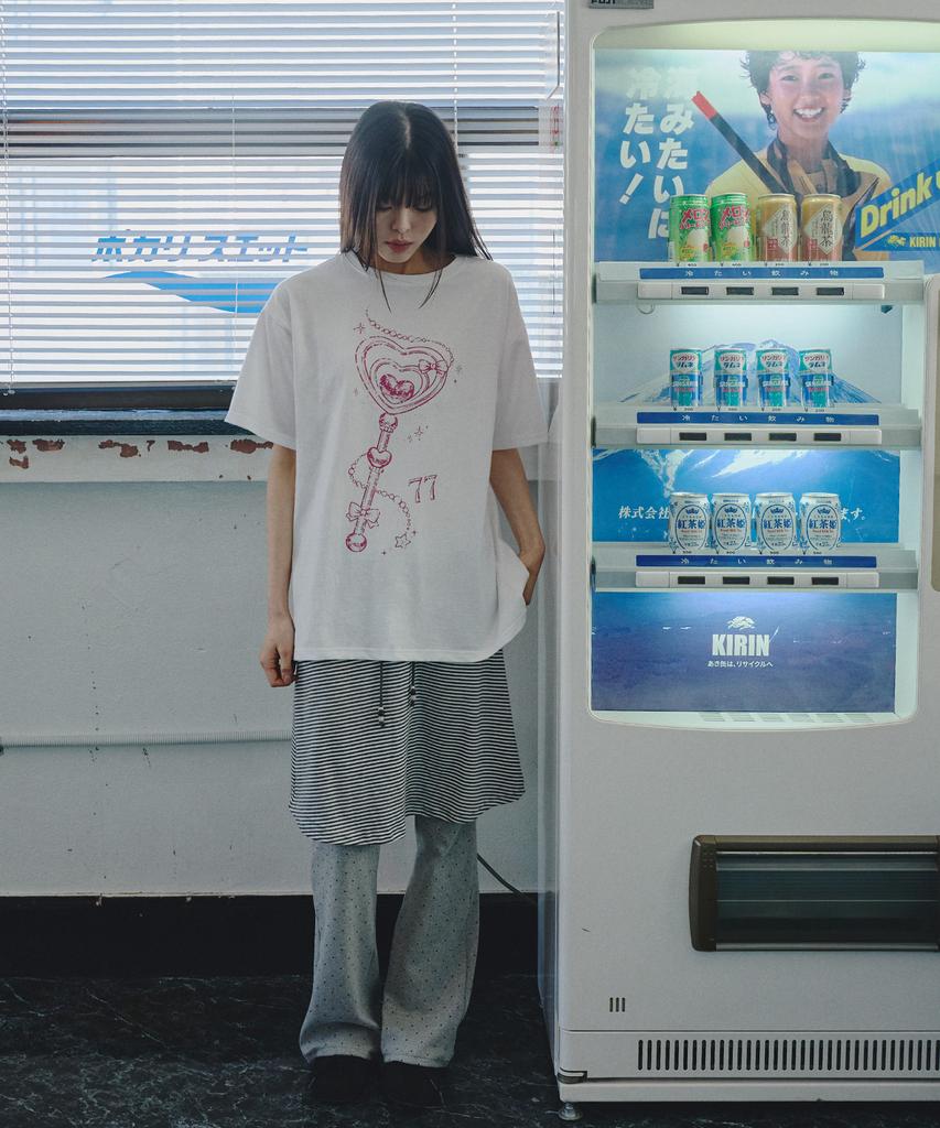 Mihebeu Lovely Magic Wand Oversized Short Sleeve T-Shirt White