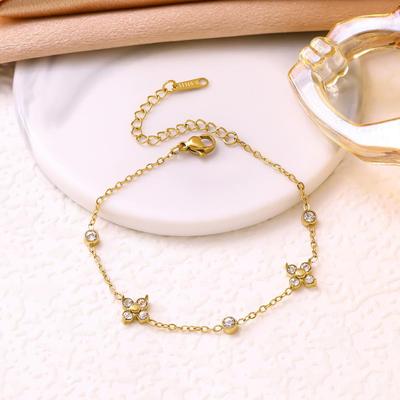 2025 Retro Zircon Four-Leaf Clover Bracelet: Women's Light Luxury Floral Jewelry