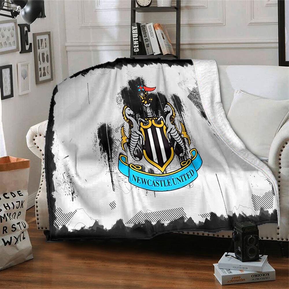 Coperta in Flanella con Stemma del Newcastle United, Poliestere Morbido, Design Moderno, Per Tutte le Stagioni, per Campeggio, Viaggi, Regali per le Feste o Compleanni