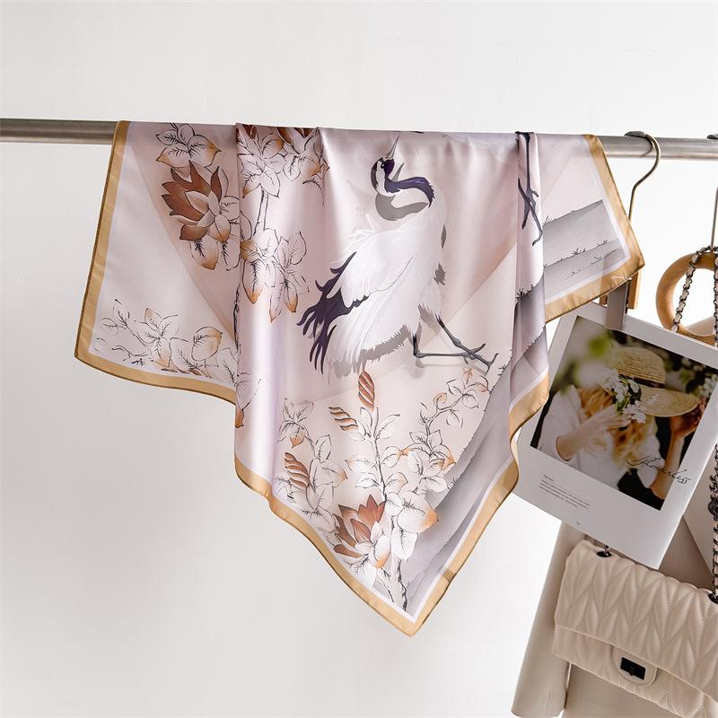 

Маленький квадратный шарф 70 см, шарф из искусственного шелка, головной платок, весенне-летний шарф с принтом «Данфэн с журавлем», шарф, профессиональный универсальный шарф 70*70cm