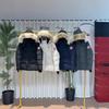Unisex Parka: Daunenfüllung, Pelzkragen, Große Taschen, Mit Kapuze, Dick, Warme Jacke