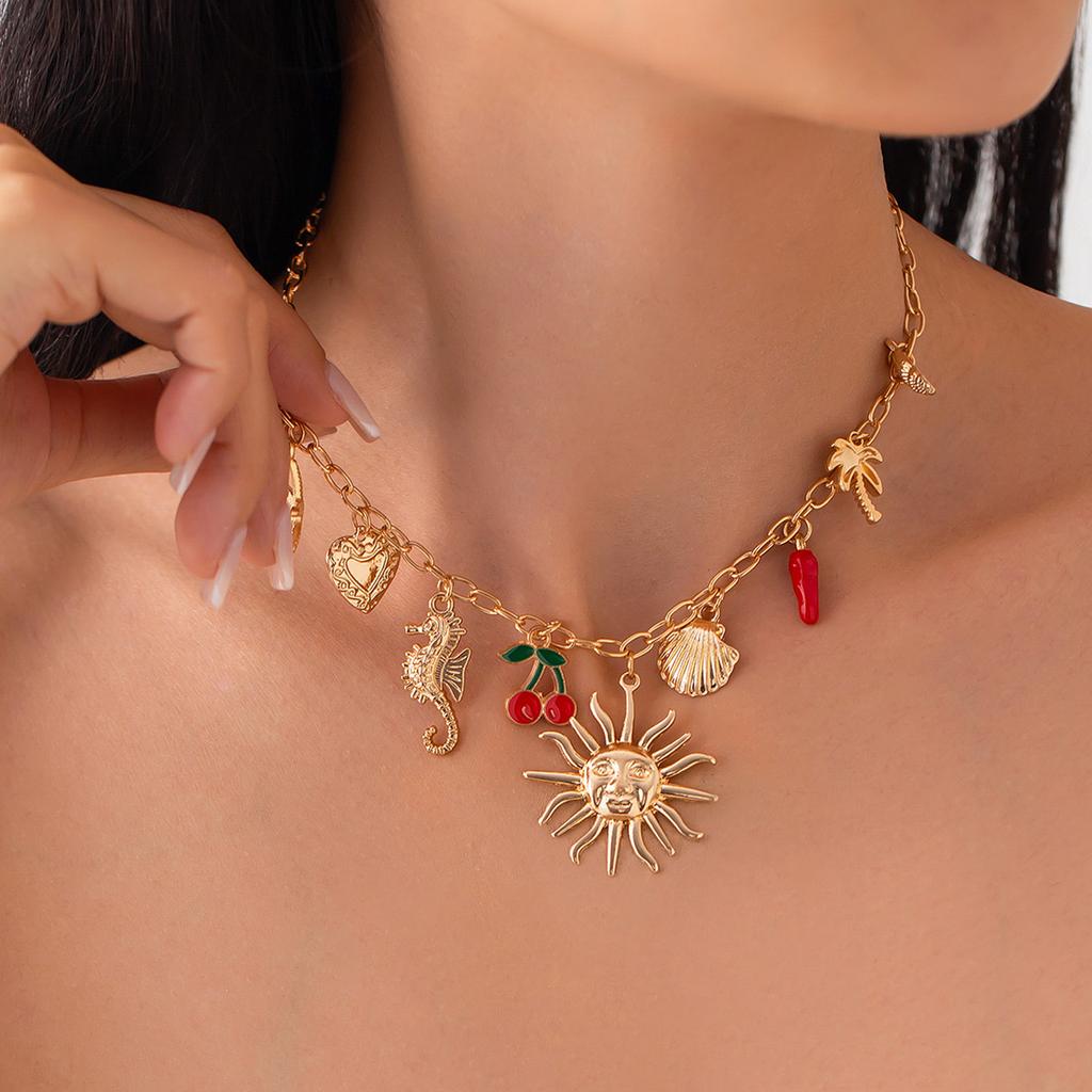 Ocean Inspired Chunky Shell Starfish Pendant Necklace Summer Beach Jewelry Gift Elegant Clavicle Chian for Women