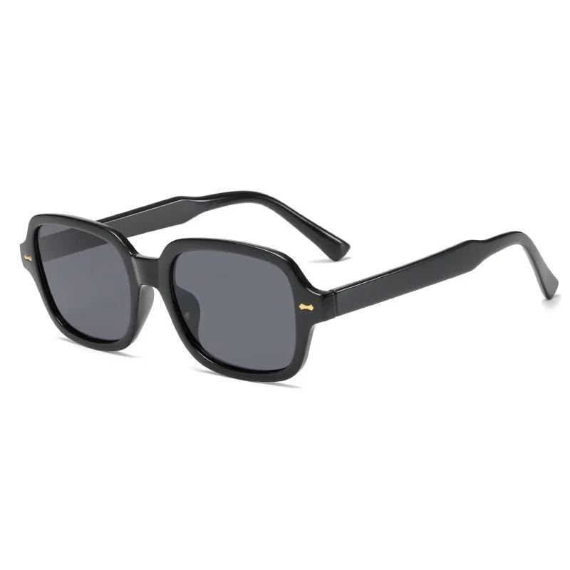 Vintage Square Sunglasses Women Men Small Frame Yellow Black Retro Rivet Mirror Sun Glasses Fashion Unisex