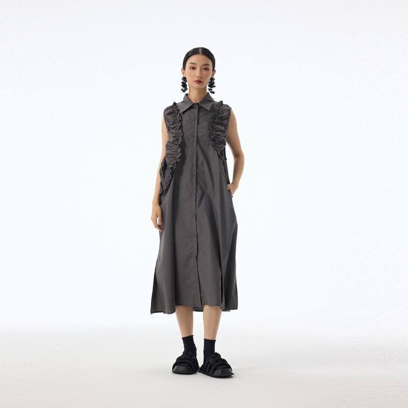 2026 Summer Japanese Retro Dark Pleated Sleeveless Dress – Slimming, Individual, Long