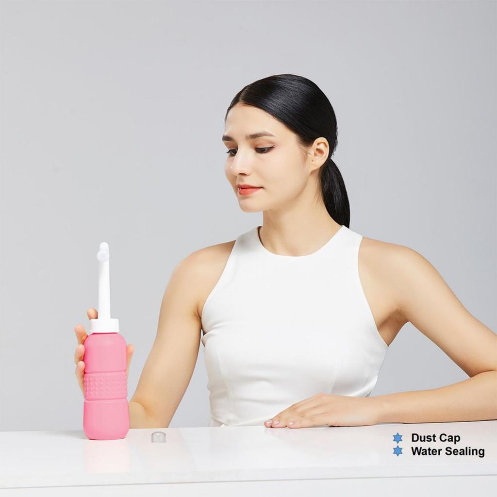Portable Handheld Bidet Water Bottle Sprayer 650ML Large Capacity Squeeze Hygiene Cleaning for Perineum Butt