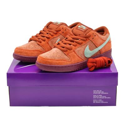DV5429-601 SB Dunk Low Mystic Red Rosewood Emerald Rise Robust (Mænds)